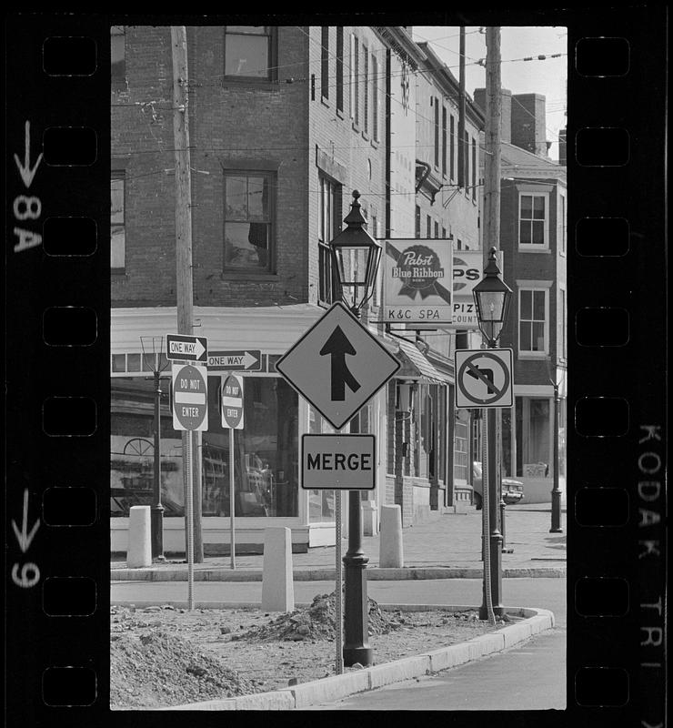 Signs and posts Market Square