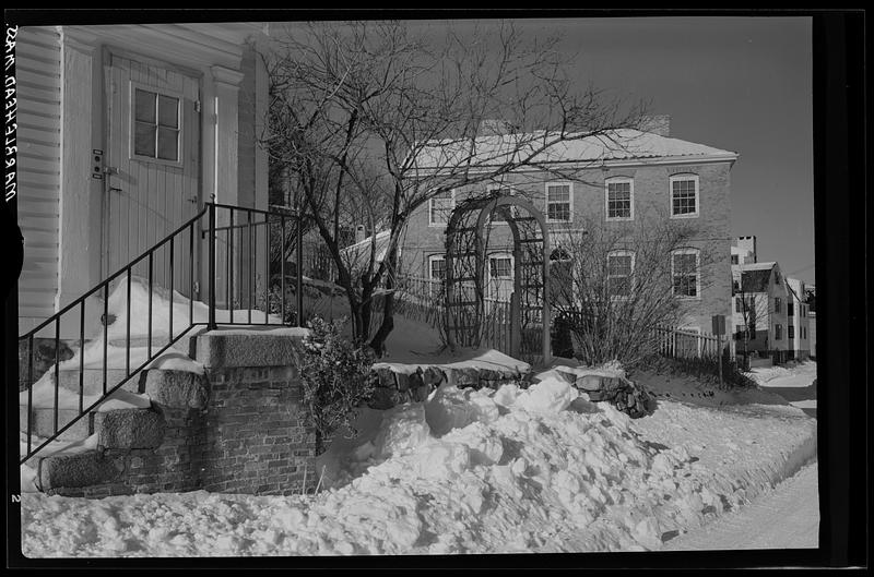 Marblehead, house exterior, snow