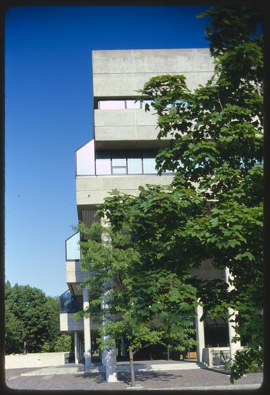 George Gund Hall, Harvard Univ., Kirkland & Quincy St.