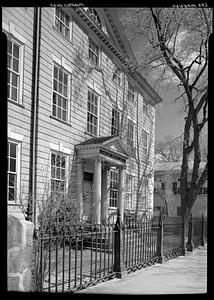 Marblehead, Lee Mansion, spring