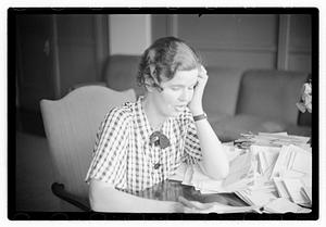 Miss Muriel Stafford hand writing anal[yst]