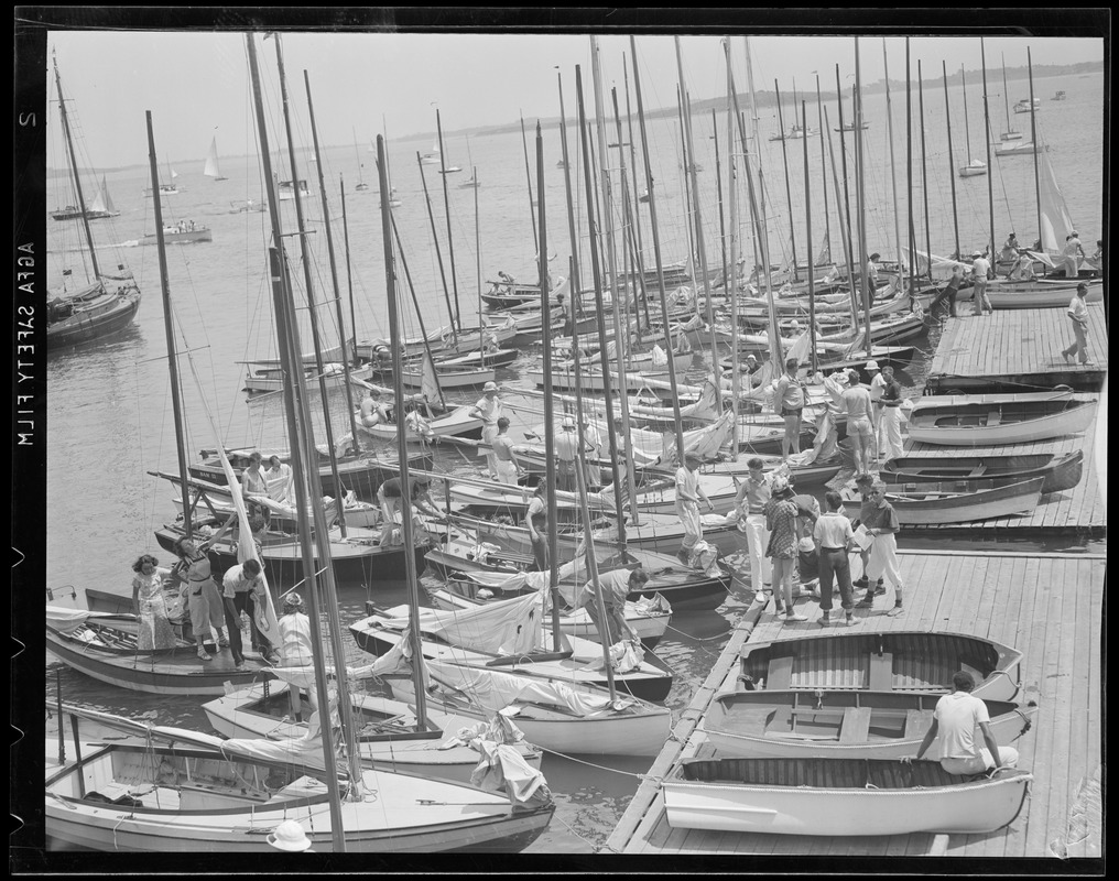 Getting ready to sail, Marblehead