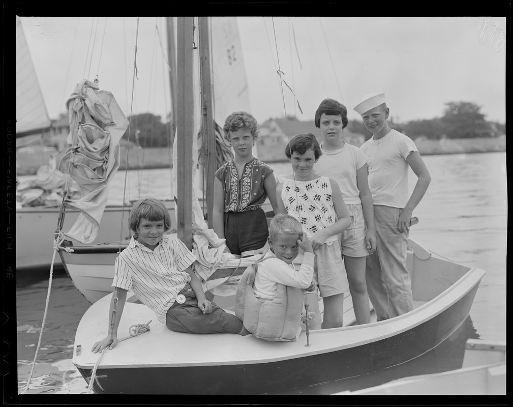 Kids in sailboat