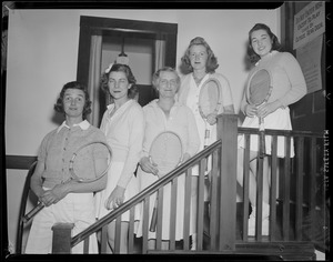 Hazel Wightman with four women players at Longwood