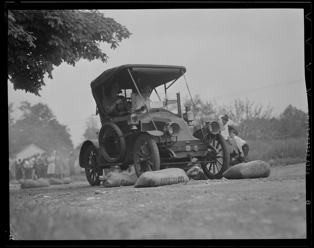 Antique cars on parade - Digital Commonwealth