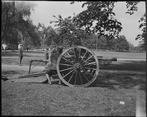 Firing cannon on Boston Common