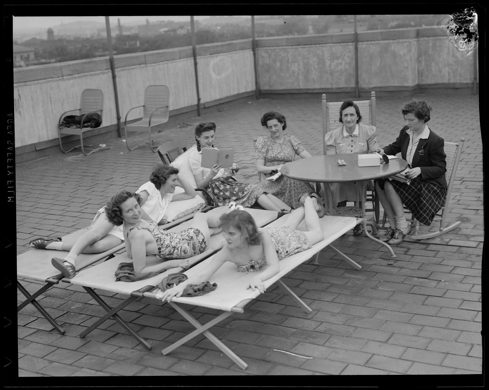 WWII: Girls on sun deck, Franklin Square House