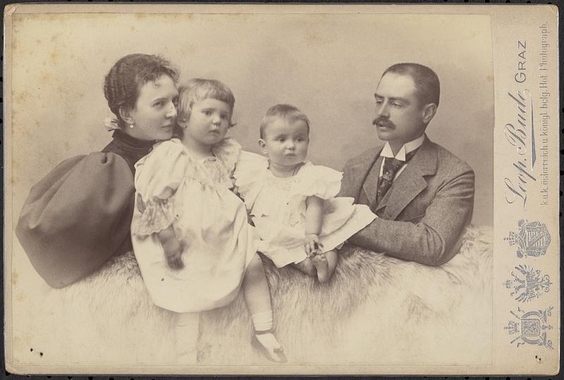 Prinz und Prinzessin Hohenlohe mit Franzjosef und Marianne