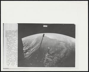 A Look From Record Altitude. This is a view of the earth from 851-mile altitude, highest point yet reached by man in his space explorations, as Gemini 11 Astronauts Charles Conrad and Richard Gordon recorded the scene. This picture, released today at the Manned Space Center in Houston, Tex. ,shows the Northwest coast of Australia looking toward the northwest.