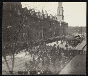 Eighth Regiment returning from the Spanish War, marching down Boylston Street