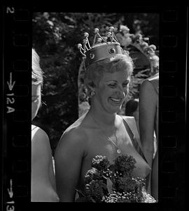 Nudist beauty contest winner, Assonet