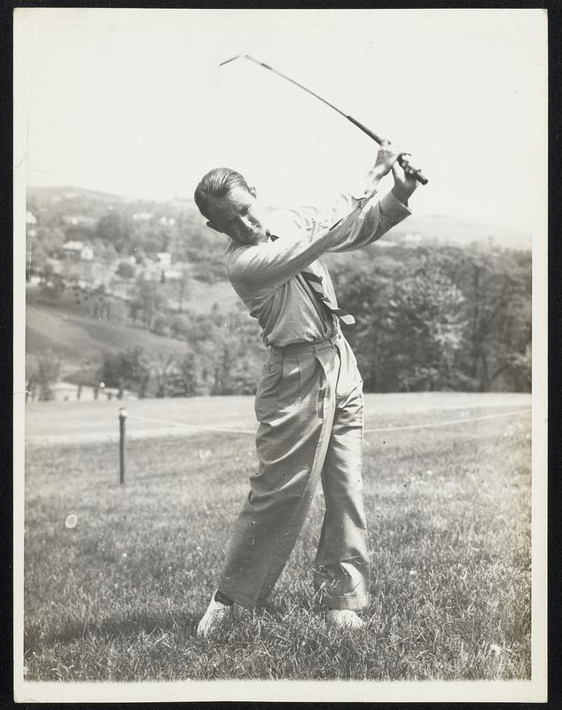 Runyan Tied for Qualifying Round Lead. Paul Runyan, White Plains, N. Y., tied for the lead with Byron Nelson, Reading, Pa., in the first qualifying round of the 20th annual Professional Golfers’ Association championship here yesterday. Runyan (shown above) was getting out of a trap. He and Nelson shot 68’s.