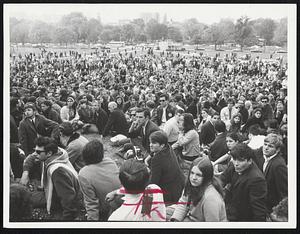 Anti-Vietnam and Anti-Draft – Part of crowd of more than 4,000 at noon-hour rally on Boston Common listen to speakers at “Oct. 16 Resistance.” More than 200 young men marched from rally to Arlington Street Church and destroyed or surrendered their draft cards at the altar.