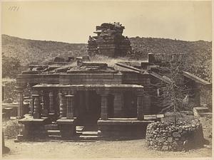 Old temple above the tank (and up the hill), Huli