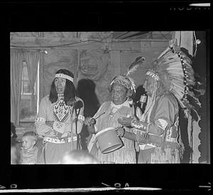 Native American hold pow-wow, Methuen