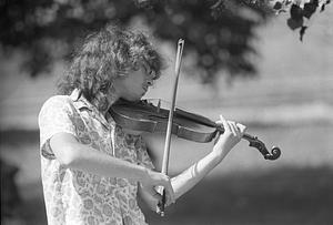 Summertime street violinist, Boston Common