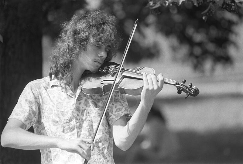 Summertime street violinist, Boston Common