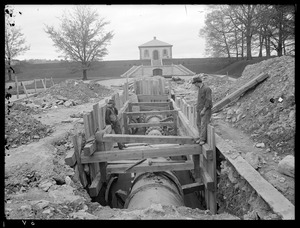 Distribution Department, Low Service Pipe Lines, Chestnut Hill Reservoir, removing 48-inch Venturi meter at station 44-1, Brookline, Mass., Jun. 1, 1917