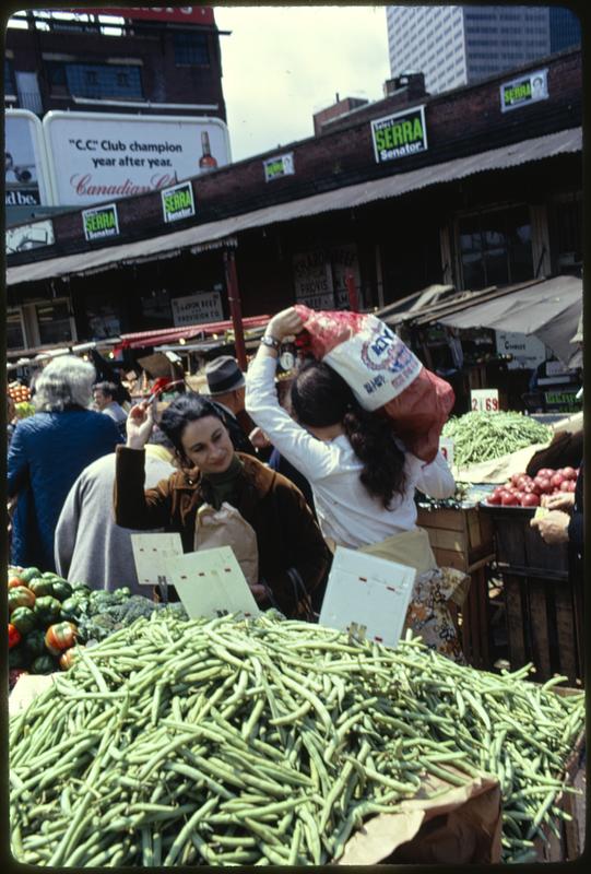 Outdoor Market at Haymarket Square