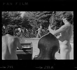 Nudist beauty contest, Assonet