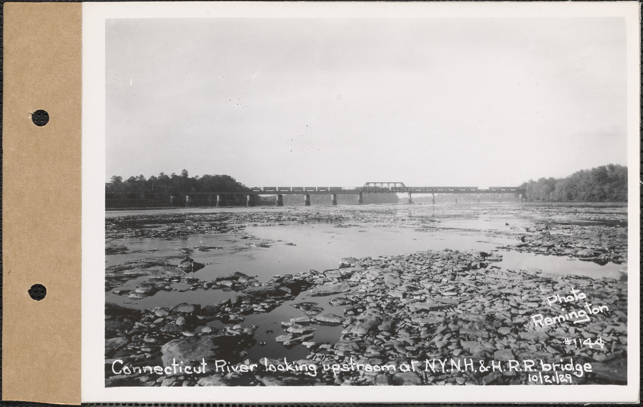 Connecticut River, looking upstream at New York, New Haven and Hartford Railroad Bridge, Connecticut River, Mass., Oct. 21, 1929