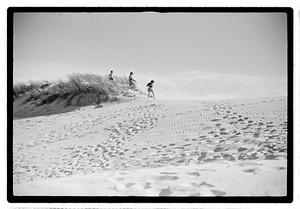 Nito Carolyn & Pablo sand dunes