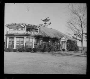 House with second-floor terrace