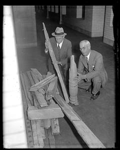 State police official probing Thayer home ruins, Sept. 28, 1932