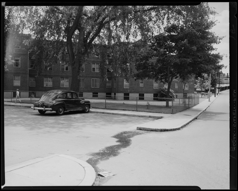 Boston housing project. Front, lawn. Walden St.