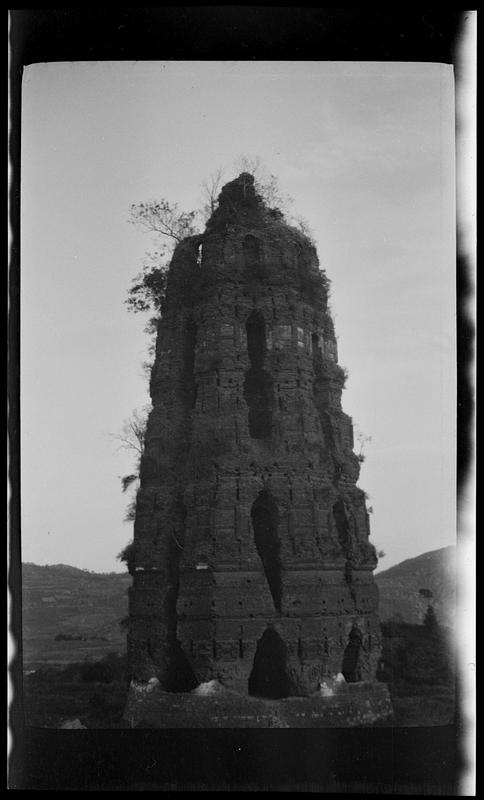 Thunderpeak pagoda at West Lake