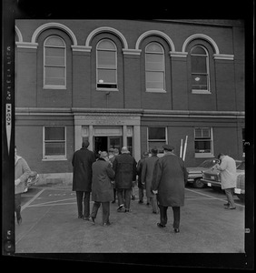 Jury entering the courthouse