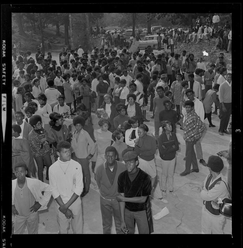 Group of people gathered in Franklin Park