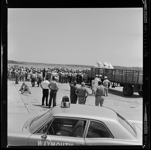 Crowds waiting for Gemini 9 at Weymouth Naval Air Station