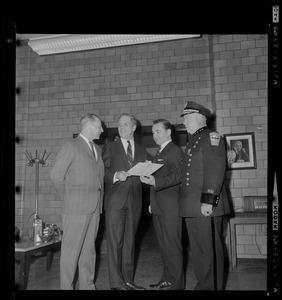 Mayor Kevin White meets with members of the Boston Police Academy