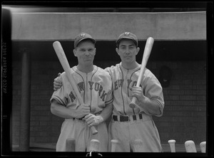 George Hausmann and Danny Gardella pose with bats in their New York Giants uniforms