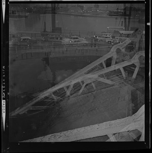 The Old Alford St. bridge linking Charlestown and Everett collapsed with a shattering roar of grinding steel and concrete into the Mystic River yesterday