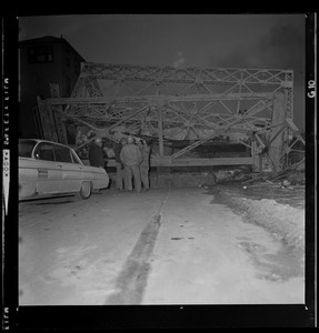 The Old Alford St. bridge linking Charlestown and Everett collapsed with a shattering roar of grinding steel and concrete into the Mystic River yesterday