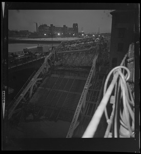 The Old Alford St. bridge linking Charlestown and Everett collapsed with a shattering roar of grinding steel and concrete into the Mystic River yesterday