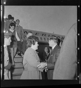 Gov. Volpe welcomes Judy Agnew and staff upon landing in Boston