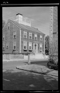 A Nantucket "one-sided" house (exterior), Union Street