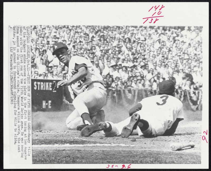 Los Angeles – First Run of Fifth Series Game – Maury Wills of the ...