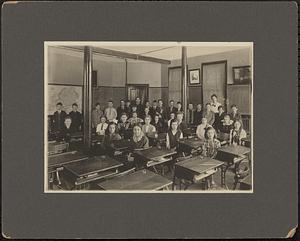 Portrait of the fifth grade class, Ruth Pike was the teacher