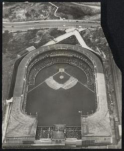 Airplane photo of the battle scene, where the Giants won the opening game