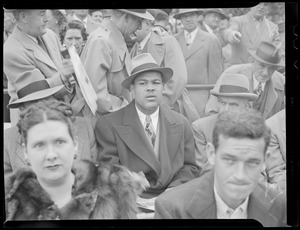 Joe Louis takes in a game at the ballpark