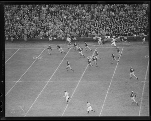Dartmouth's Bob Tyler on long run to set up first touchdown vs. Harvard