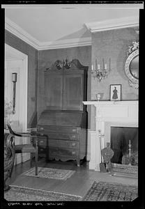 Rodman Nichols House, Salem: interior, secretary