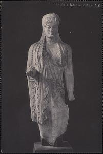 Archaïc female statue. A. M.