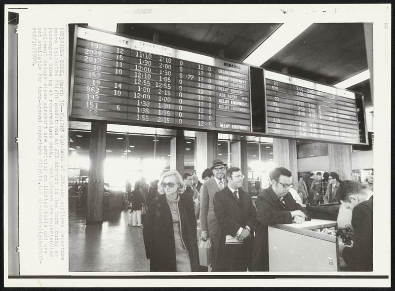 New York Flight Slowdown At JFK An Airlines Departure Board   Image Access 800 