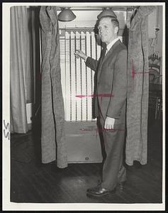 Kevin White, Secretary of State, casts his ballot at Charles Street Meeting House.