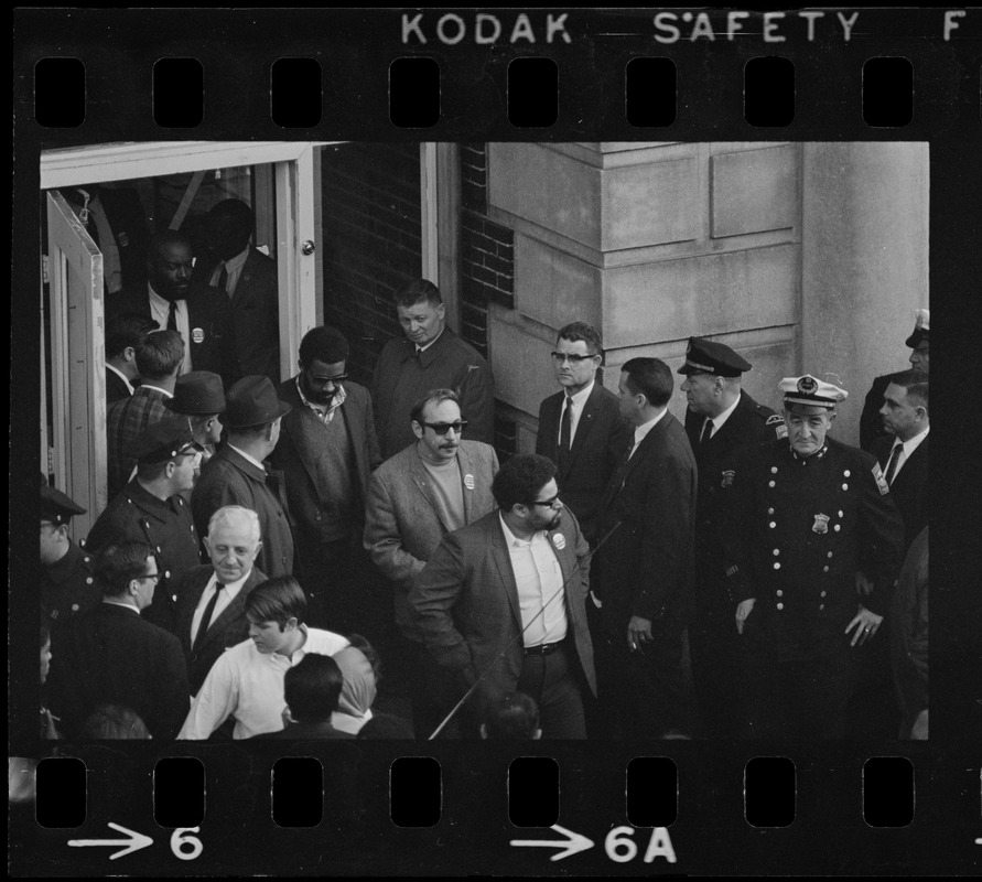 Occupants exit South End site office peacefully ending Boston Redevelopment Authority sit-in